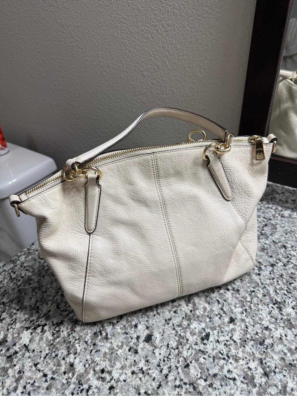 Coach cream color purse bag with shoulder strap - Picture 2 of 5